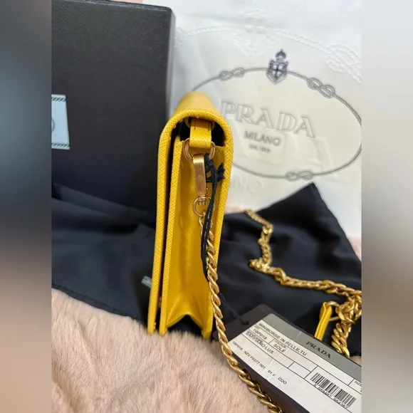 Prada miniborse Saffiano leather Yellow Crossbody Bag with Chain Strap - Picture 7 of 8